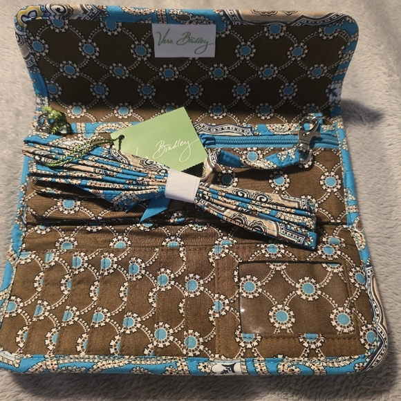 NWT Vera Bradley Totally Turq Sleek Wallet Magnetic Closure With Strap. - Picture 3 of 5